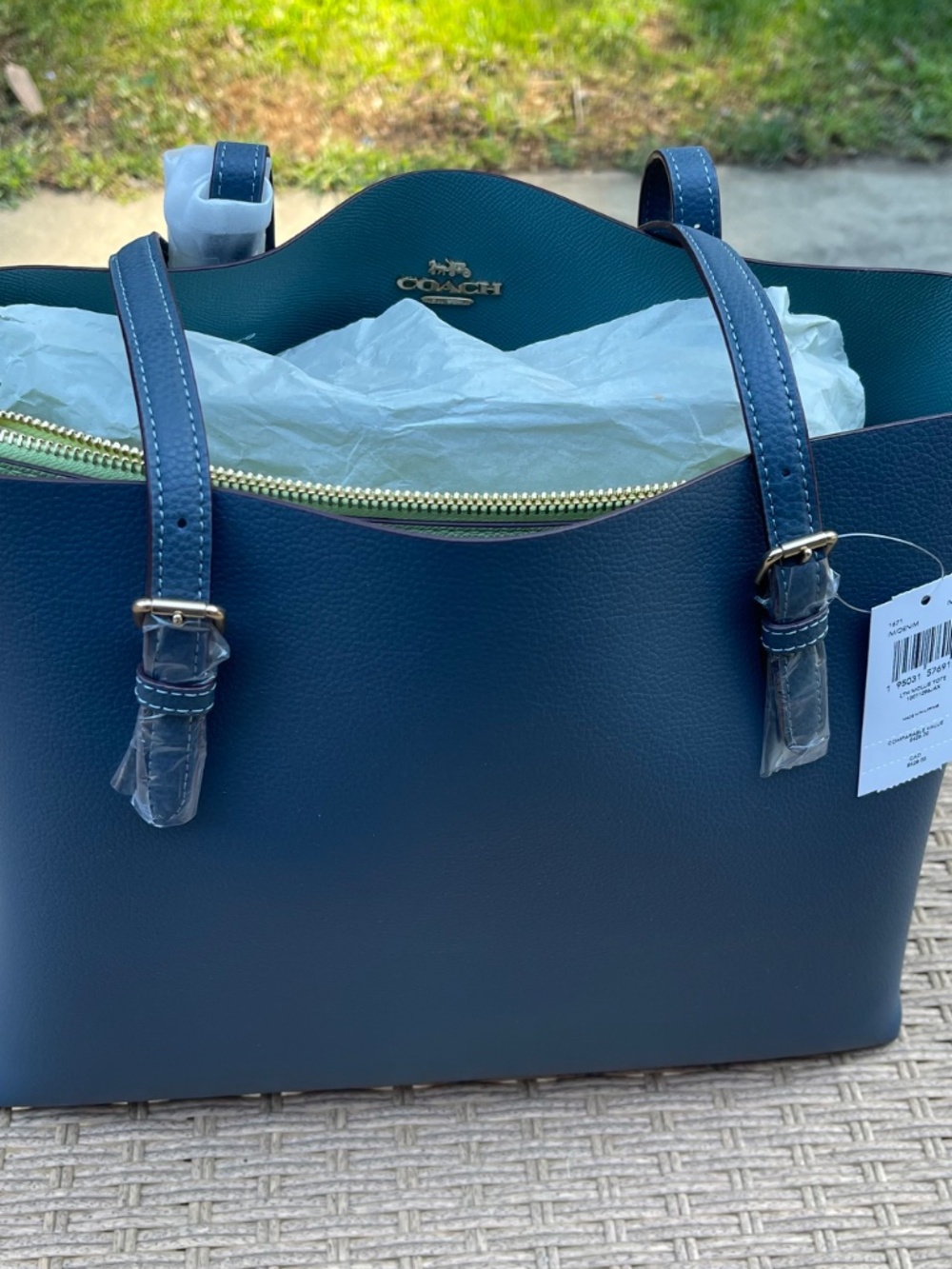 NEW COACH Mollie Tote - Picture 6 of 10